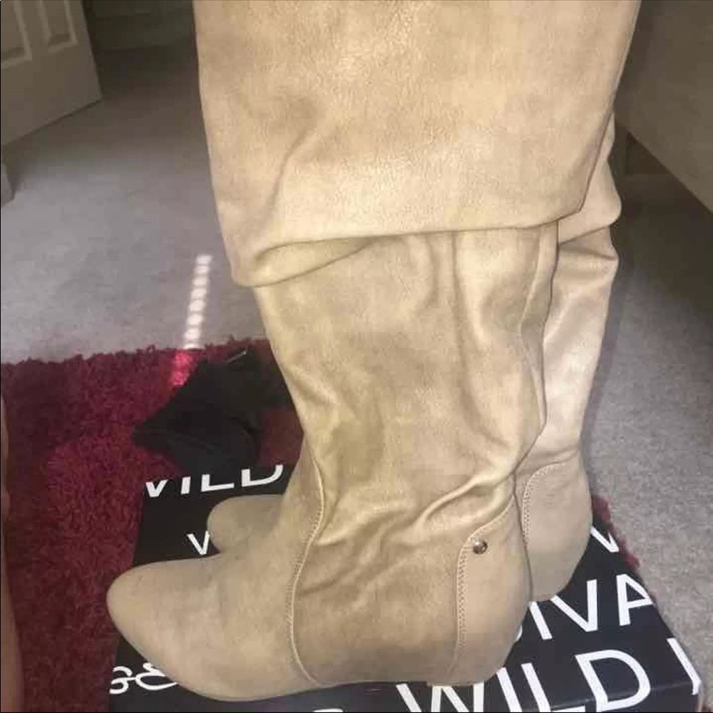 Jennifer lopez knee high boots