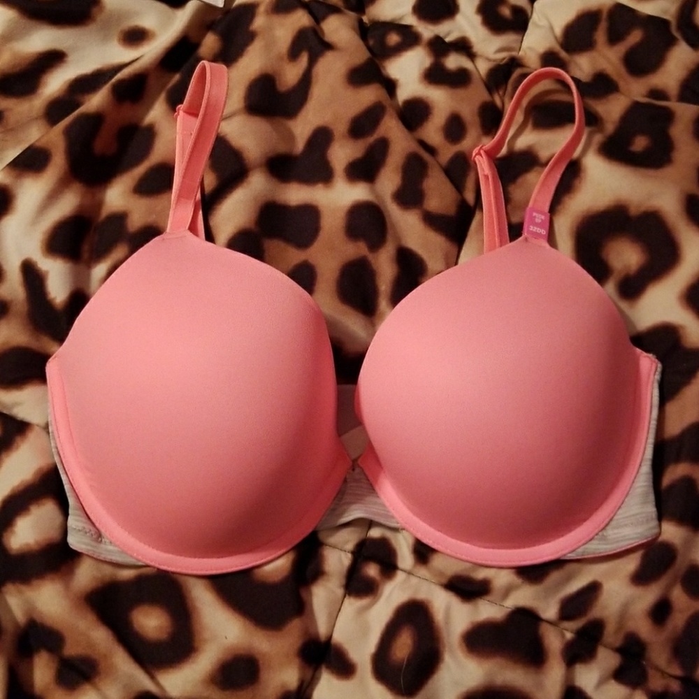 NEW VS PINK 32DD PUSH UP BRA !