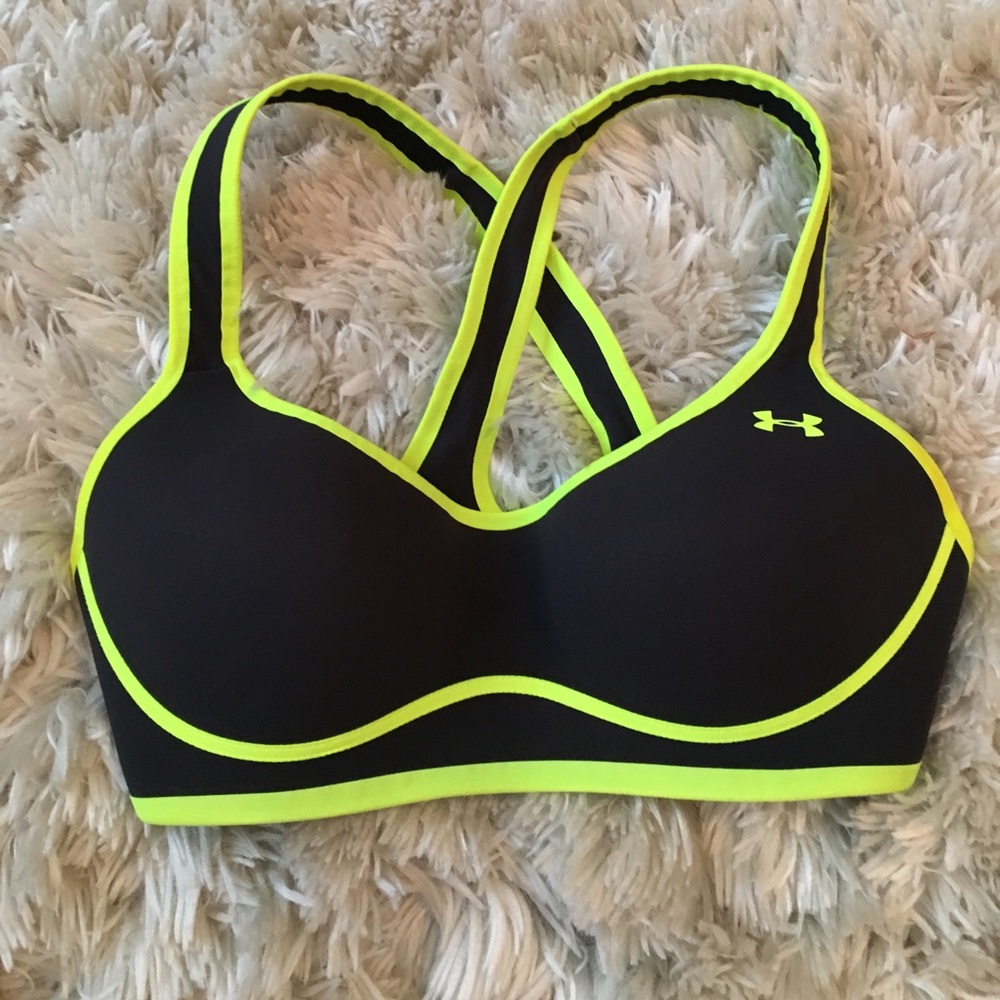 NWOT sports bra under armour shaped sturdy push up