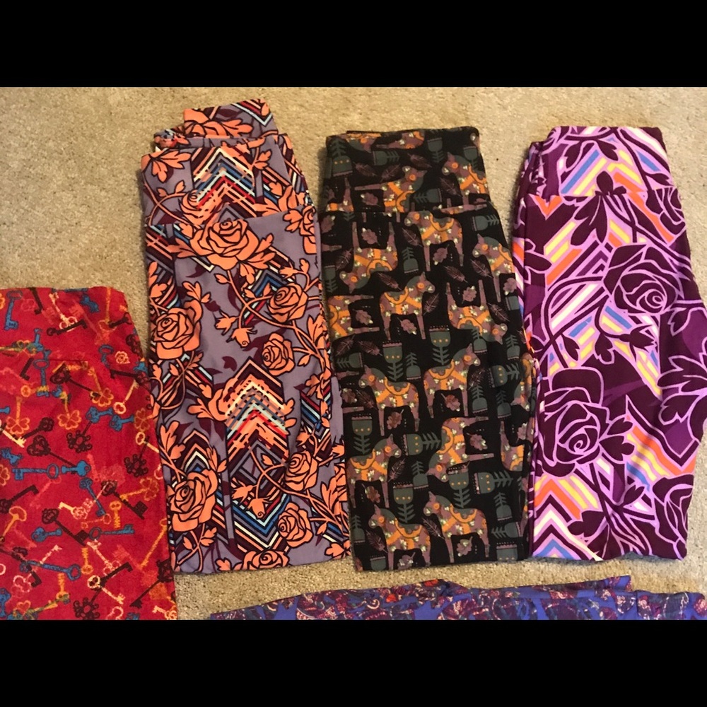 Four pairs of new OS lularoe leggings. $35