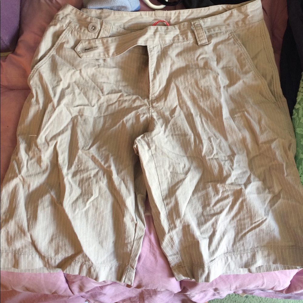 Women's north face light shorts