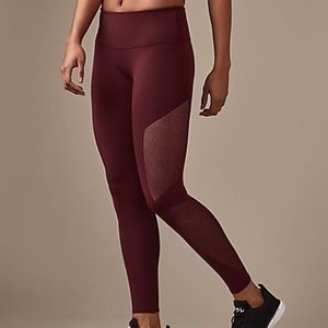 Lululemon Reveal 7/8 Tight in Deep Rouge