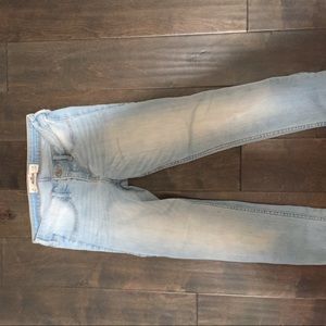 *ON HOLD* Hollister - Light Wash Jeggings