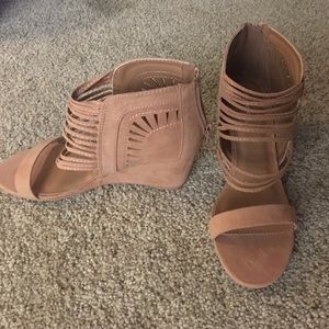 Nude Wedges
