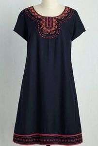 EUC Embroidered Shift dress, Size small