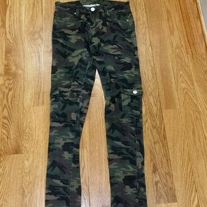 Cute pair of Camo cargo type skinny pants