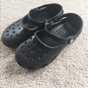 Black Crocs