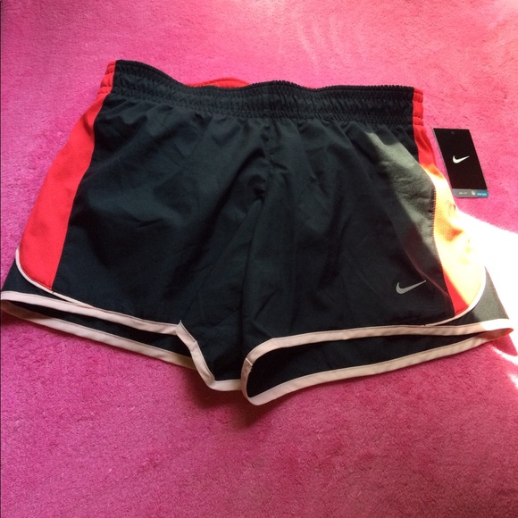 Nike Pants - NIKE Black Red Sports Short ⚽️