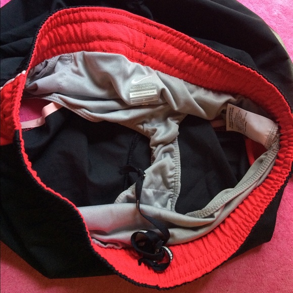 NIKE Black Red Sports Short ⚽️ - Picture 4 of 6