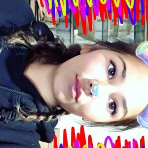 Meet your Posher, Laila