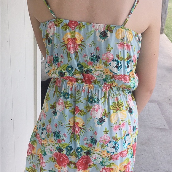 💥CLOSING CLOSET!!💥 Madigan Floral Dress medium - Picture 5 of 5