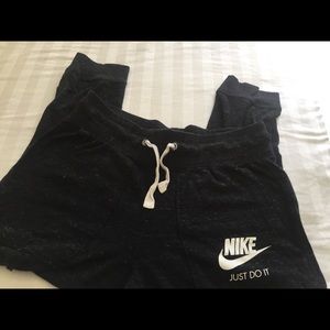 Nike xs capris.