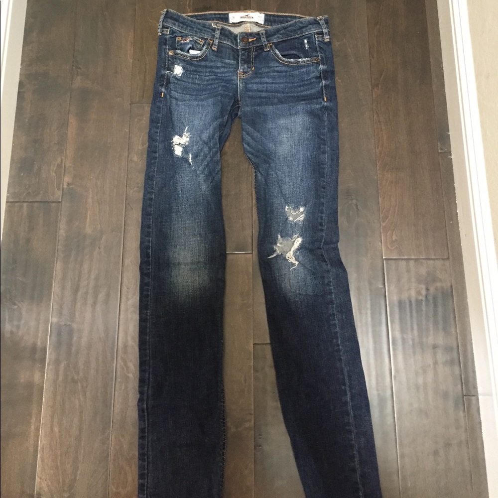 Dark Wash - Distressed Jeans
