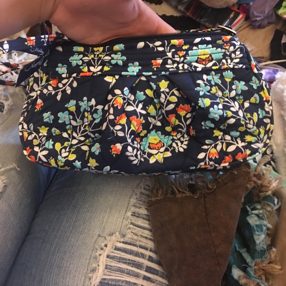 Vera small cross body