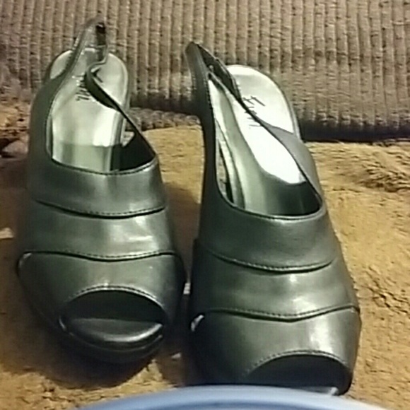 High heels - Picture 3 of 4