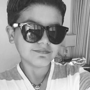 Meet your Posher, Sebastian