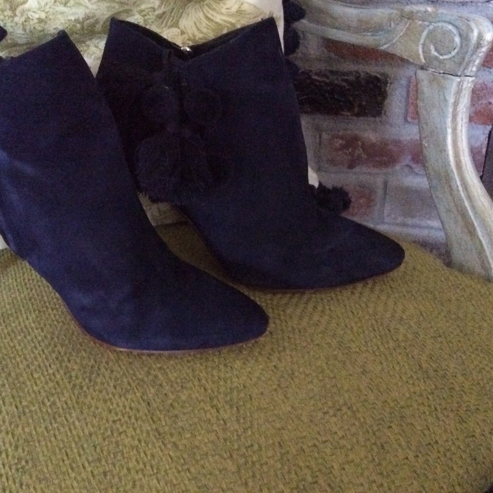 Zara Navy Blue Suede ankle Booties size 7 1/2