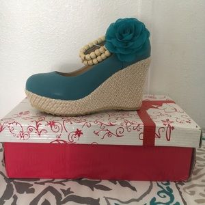 Blue wedges
