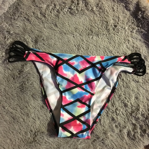 Black triangle top bikini with multicolor bottom - Picture 2 of 4