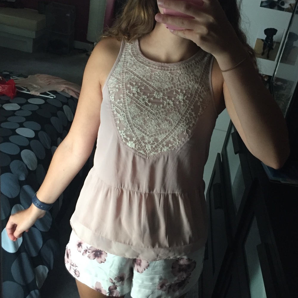 American Eagle light pink lace peplum top