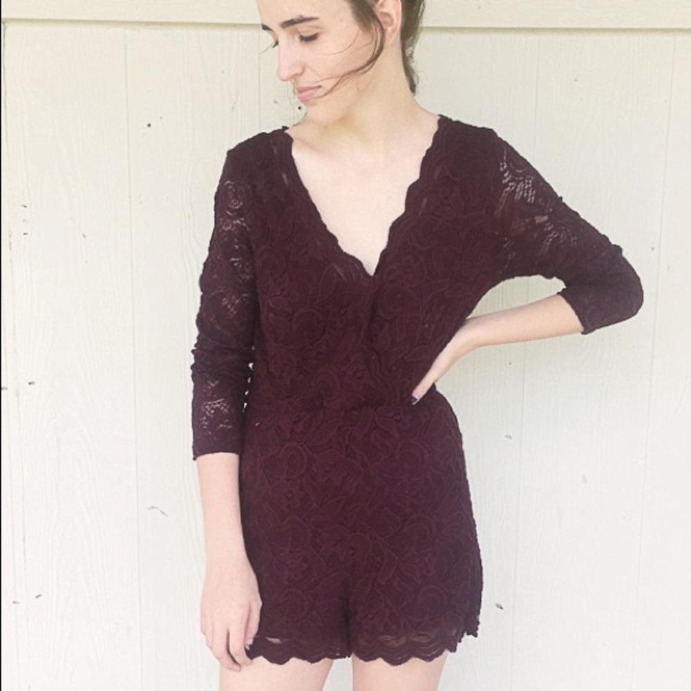 💥CLOSING CLOSET MUST SELL💥Oxblood Lace Romper L