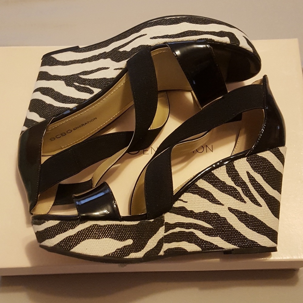 🆕️ Zebra stripe wedge heels
