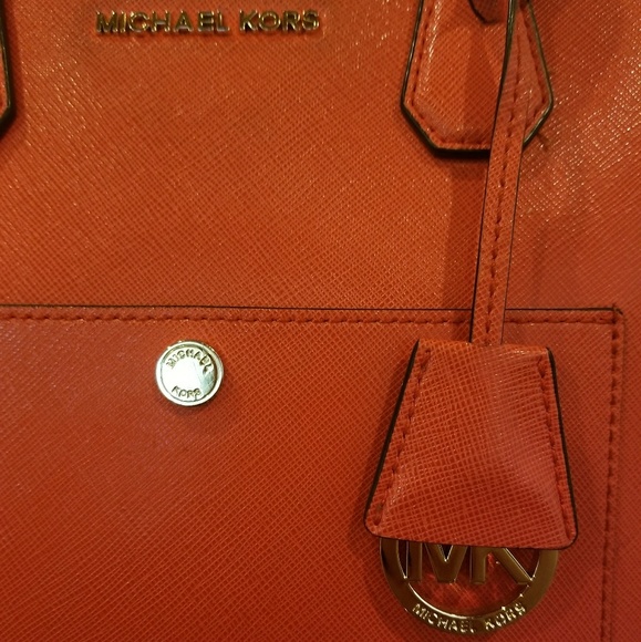 Michael Kors handbag moving sale 🚚 make an offer - Picture 2 of 6
