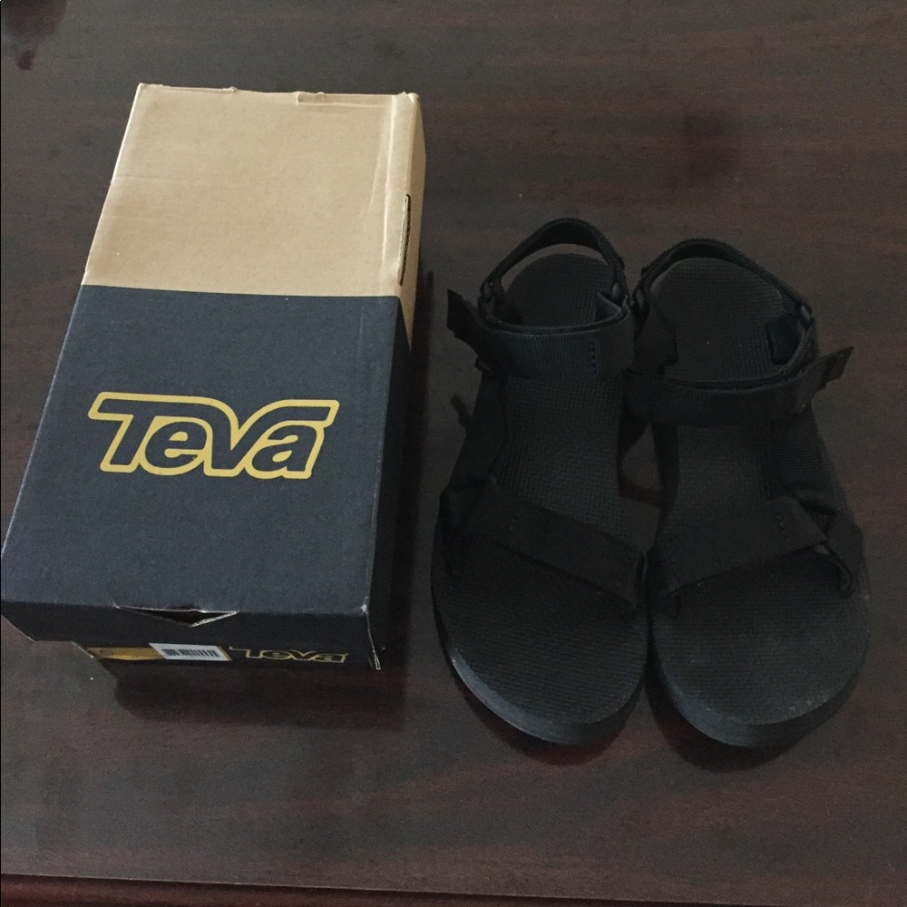 Black Teva Original Universal Sandals. Size 6.