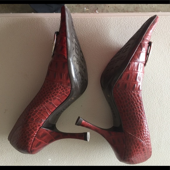 BCBG shoes - Picture 3 of 8