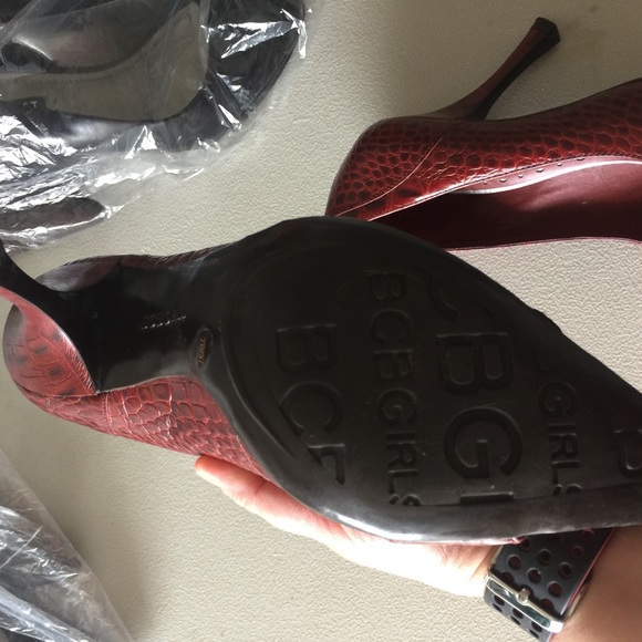 BCBG shoes - Picture 4 of 8