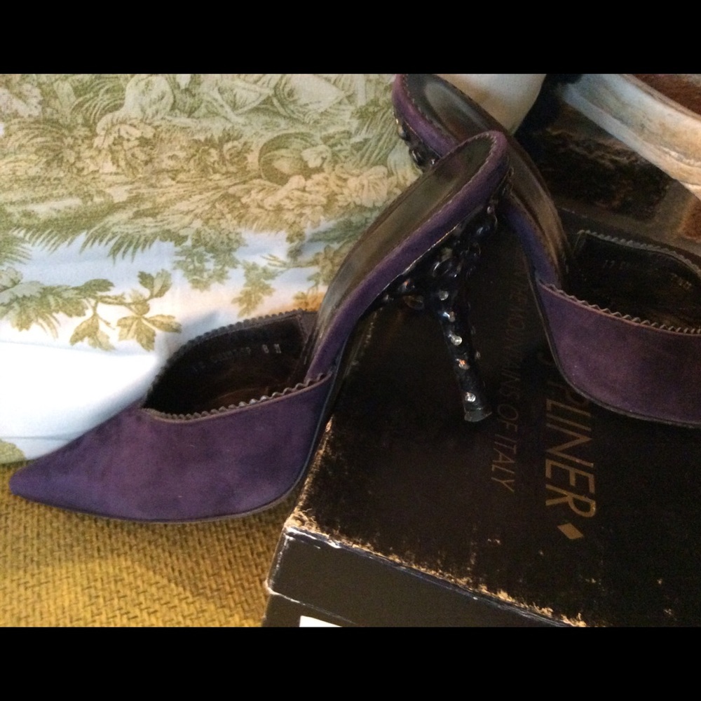 Donald Pliner Couture purple suede heels