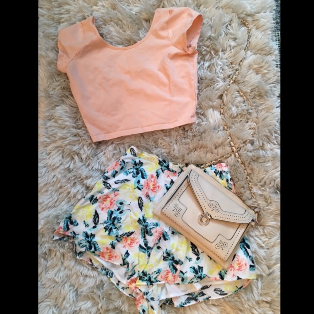 Cute salmon colored coral crop top spring summer