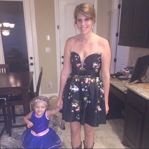 Meet the Posher - Picture 3 of 3