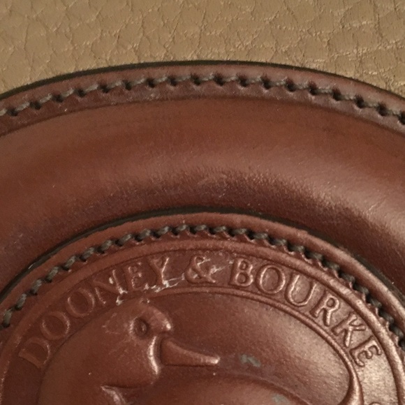 Dooney and Bourke cross body bag - Picture 2 of 4