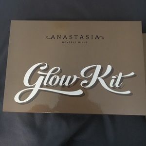 Anastasia GLOW kit!!