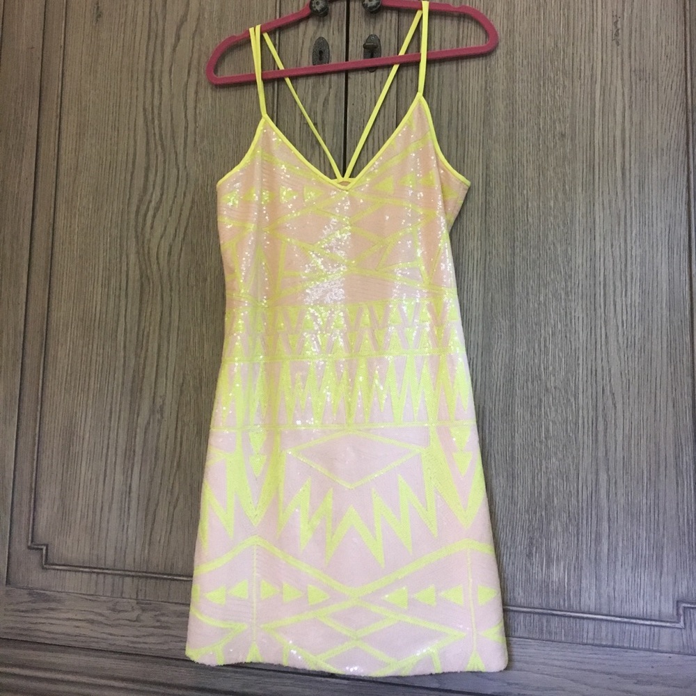 🥂HOT🥂 neon yellow sequined dress.
