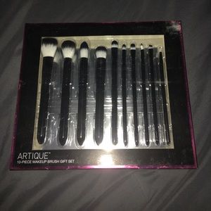 10 piece makeup brush gift set!