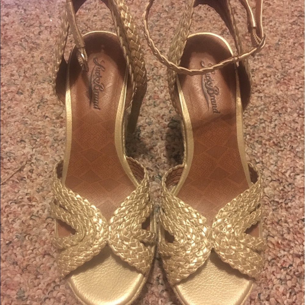 Lucky Brand wedges 7.5