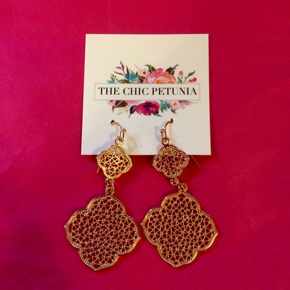 Gold Filigree Clover Dangle Earrings in Rose Gold - Picture 3 of 3
