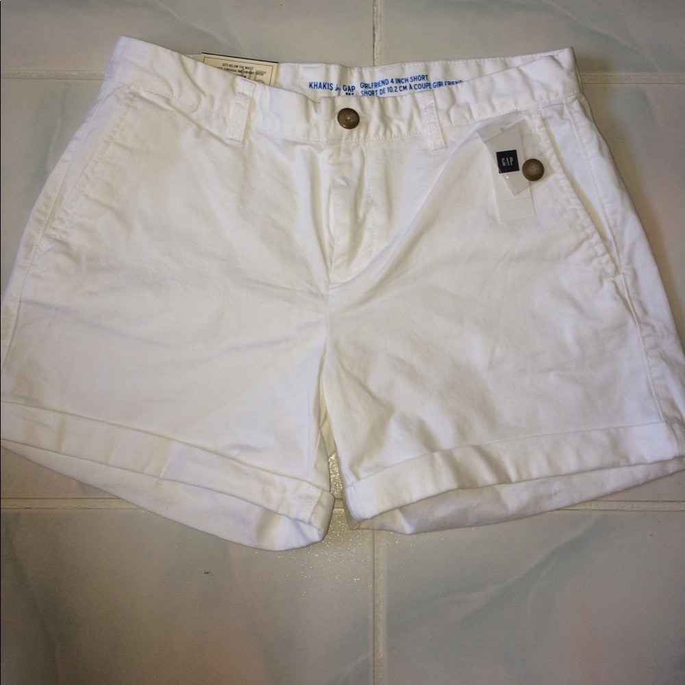 White Gap shorts