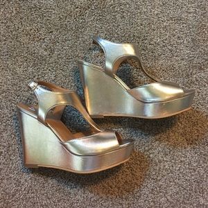 Gold BP wedge, worn once, size 6