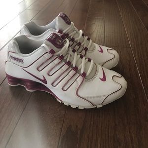 Women's Nike shox