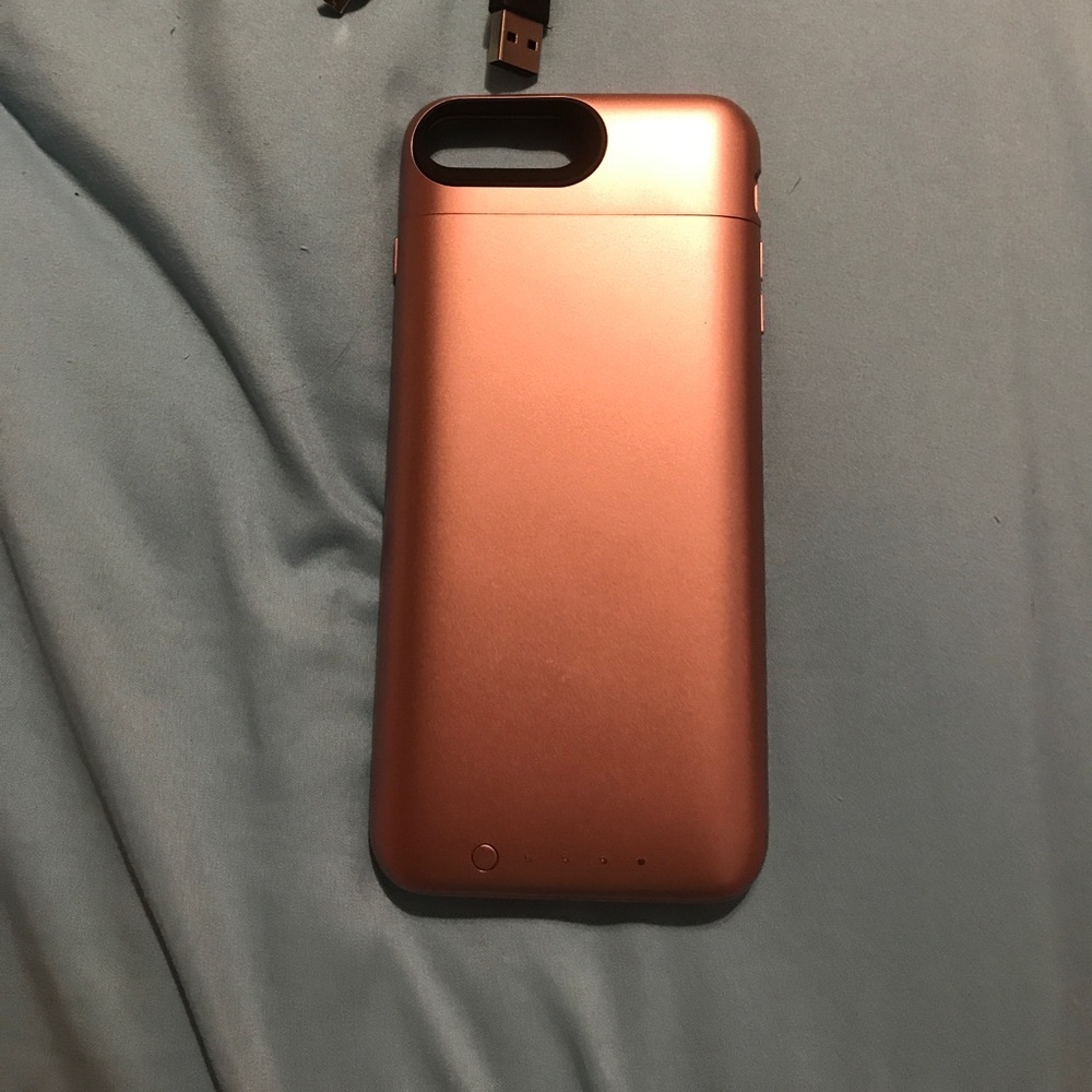 Mophie IPhone 7 plus Rose Gold charging case.