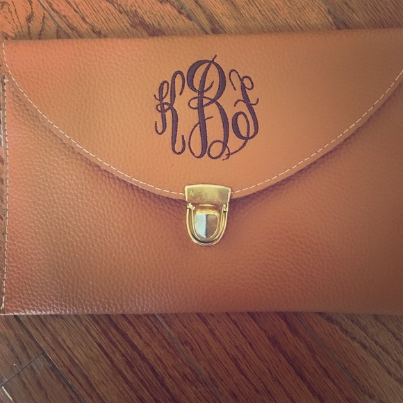 Monogrammed clutch - Picture 1 of 3