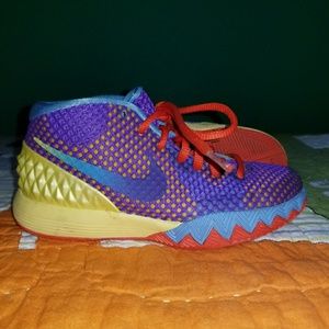 Nike Kyrie 1's