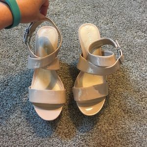 Nude wedge size 6.5