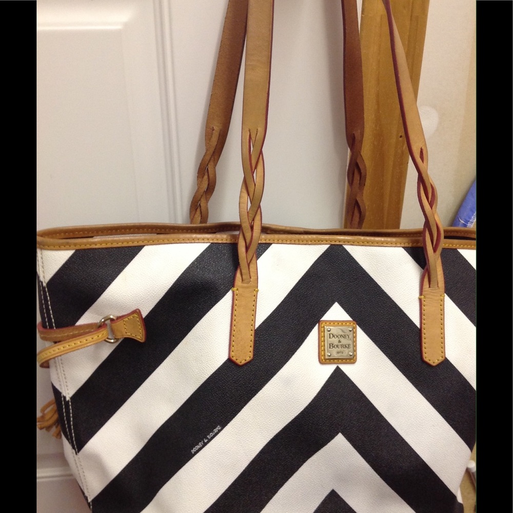 Dooney & Bourke Tote