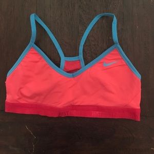 Nike pro sports bra