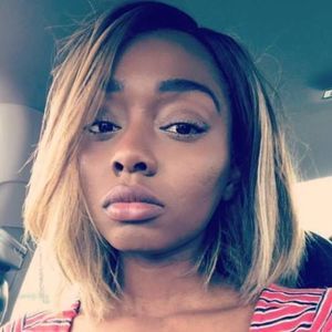 Meet your Posher, Lola