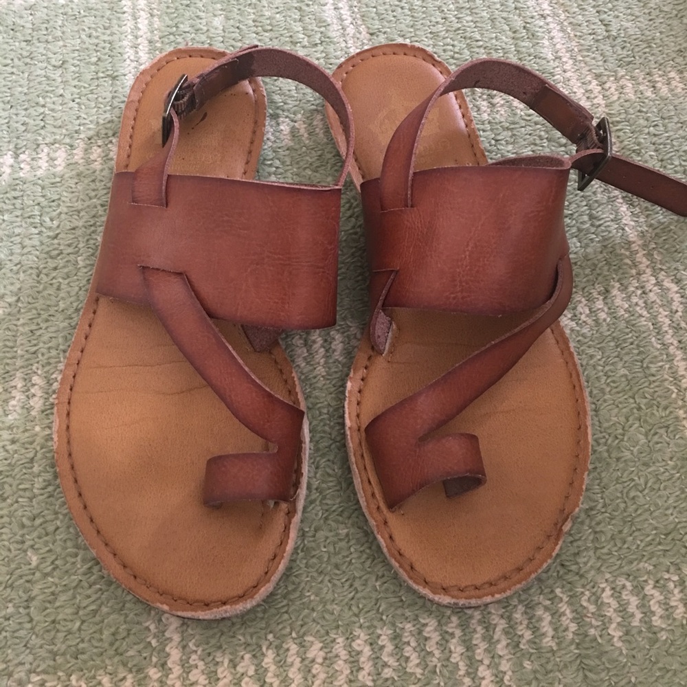 crown vintage sandals